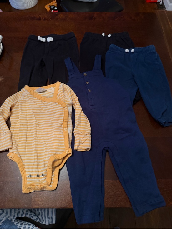 Old Navy Other - 12-18 month basics bundle